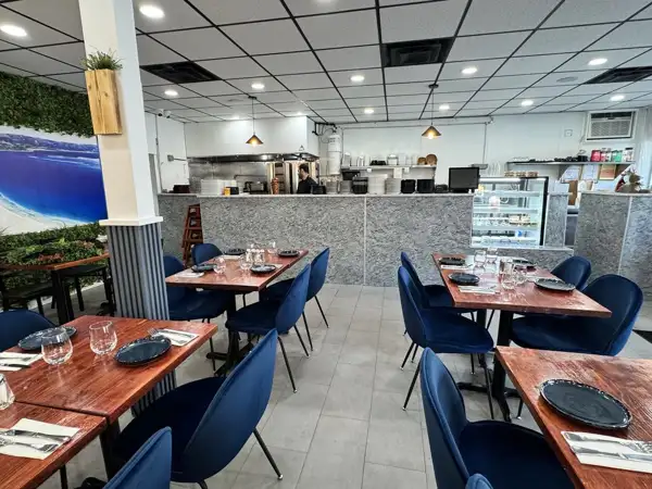 Salda interior of restaurant.