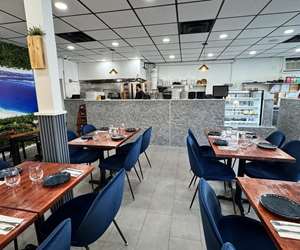 Salda interior of restaurant.