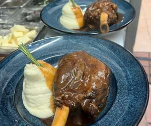 Lamb shank at Salda.